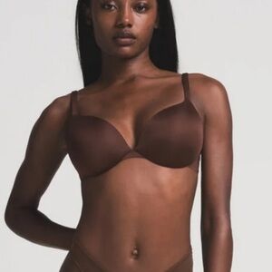 SKIMS 30B ultimate push up plunge bra in Cocoa